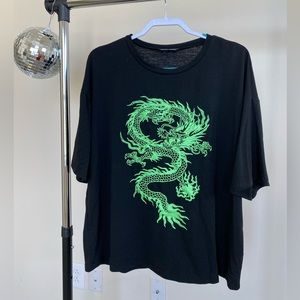 Oversized black dragon graphic tee size S